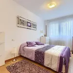 Piso Especial Bec Cruces Garaje * ברקלדו
